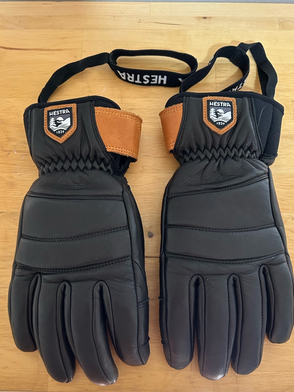 Hestra Size 7 Women’s Fall Line 5-Finger ski gloves